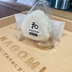 米屋のこだわりおにぎり 和 - 出来上がるとこんなふうに置かれる。