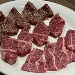 焼肉あきら - ツラミ青唐辛子焼き
      ハツのスタミナ焼き
      ハラミ