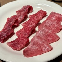 焼肉あきら - 米沢牛田中畜産35ヶ月
                    ミスジ
                    ウワミスジ
                    コサンカク