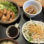 亜麻色 - アラ煮・サラダ