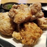 鶏と鉄板焼 宮本 - 鶏もも唐揚げ。