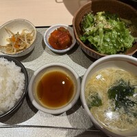 牛刺しと焼肉 仔虎 クリスロード店 - 