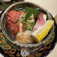 牛刺しと焼肉 仔虎 クリスロード店 - 