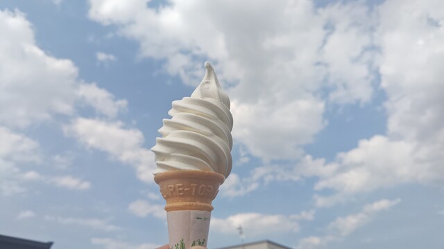 暑かった日、、思惑がはずれて昼飯抜きになった : あいすの家 北見メッセ店の写真