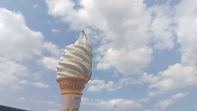 暑かった日、、思惑がはずれて昼飯抜きになった : あいすの家 北見メッセ店の写真