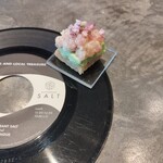 305311658 - 