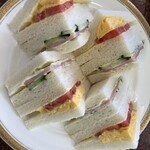 ワールドコーヒーショップ - 具沢山なサンドイッチです。