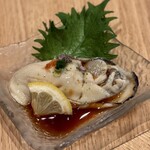 魚ト日本酒あたらよ - ・仙鳳趾 大粒生牡蠣 1個 740円