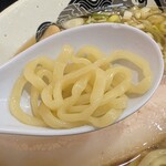 食堂 はせ川 - 東京製麺のやや細め中太麺