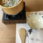 がんこ亀岡 楽々荘 - 温寿司。