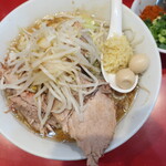 ラーメン二郎 - ラーメン半分＋青ネギショウガ半分炙