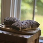 LAINE INAMURAGASAKI - 古代パンのような自家製パン