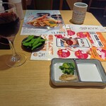 とんかつKYK - 酒類頼むと肴に枝豆付けて出して貰えます。