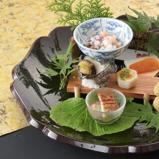 総料理長石井敬道が提案する「伝統と革新」の日本料理