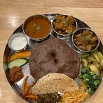 Solti Momo - ギー前  全貌