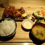 個室居酒屋 笑衛門 - 若鶏の唐揚げ定食
