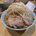ラーメン二郎 - 小ラーメン。　ニンニクカラメ　　￥1000