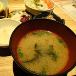 個室居酒屋 笑衛門 - お味噌汁とマヨ
