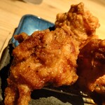 個室居酒屋 笑衛門 - 唐揚げアップ。写真じゃ分かりにくいですがデカイです。