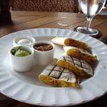 Four Seasons Resort - 料理写真:ベジダブルケサディーラ