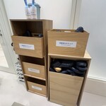 Cat Café MOFF - スリッパに履き替えて