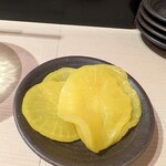 ひむか食堂 - たくあんはお一人様5枚まで