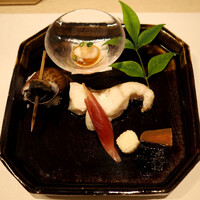 室町 三谷屋 - 焼物・八寸（のどぐろ 塩焼き & 黒バイ貝 & 真鯛 白子ポン酢 & 酢どり茗荷 & 山芋 土佐酢和え & 有馬煮昆布 & 唐墨）