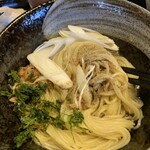 らーめん 一夢庵 - ちょっと混ぜたところ。これだけでも十分美味しい