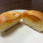 創作工房 プランタン - アルフォンソマンゴーのクリームパン断面