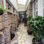 イノダコーヒ - この先にトイレがあります