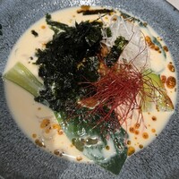 熟成和牛焼肉エイジング・ビーフ 横浜店 - 豆乳担々冷麺　店員さんのイチオシ。美味しいだけではなく、意外とボリュームもあって大満足でした！