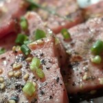 近江牛ホルモン いるもん - カルビー