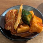 近江牛ホルモン いるもん - キムチ盛り合わせ