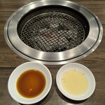 炭火焼肉 久 - タレ・レモンダレ