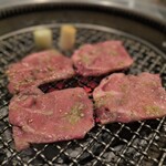 炭火焼肉 久 - 牛タン