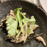 ハナタレ - メニュー名忘れたけど　鶏ときのこの和物