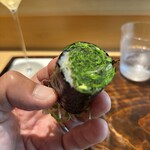 鮨 三心 - 広島梶谷農園ベビーリーフ昆布〆巻き