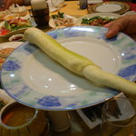 江南城 - 茭白の実物を見せてくれました