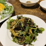 貴州火鍋 - 焼きなすと青唐辛子の和物　油断出来ない辛さ