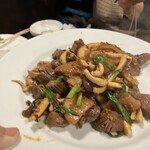 貴州火鍋 - 発酵唐辛子と砂肝の炒　辛いのが苦手な方は唐辛子を避けると吉