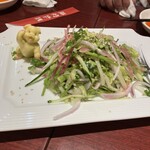 陳家私菜 渋谷店 - パクチーサラダは取り合い笑