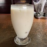 Coffee Kizoku - 香蕉飲品的甜度似乎有些過高，讓人懷疑是否添加了糖。