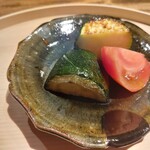 温石 - ズッキーニ　トマト