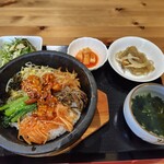 韓国ご飯 ばんげん - 料理写真:豚プルコギ石焼ビビンバセット