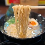 모우잇파이 나가레카와혼텐 - 소고기 뼈 육수 맛 계란 라멘