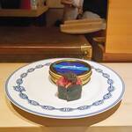 鮨 尚充 - 本マグロ脳天のトロタクとキャビア軍艦