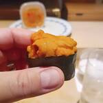 鮨 尚充 - バフンウニ軍艦～北海道余市産、塩水雲丹②