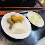 長寿庵 - 香の物…固そう…  さっとカミさんにプレゼント