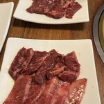 ぴょんぴょん舎  GINZA UNA - ランチのお肉（カルビ、ハラミ）