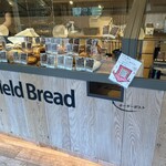 サイドフィールドブレッド - 